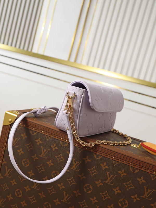 LV Wallet On Chain Ivy 23.5cm Pink Embossed Cowhide GHW