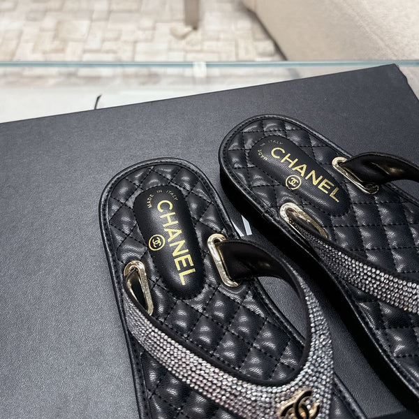 cc thong sandal black quilted calfskin