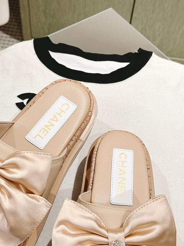 CIABATTE CC CON FIOCCO IN SETA IN PELLE DI VACCA BEIGE MANDORLA