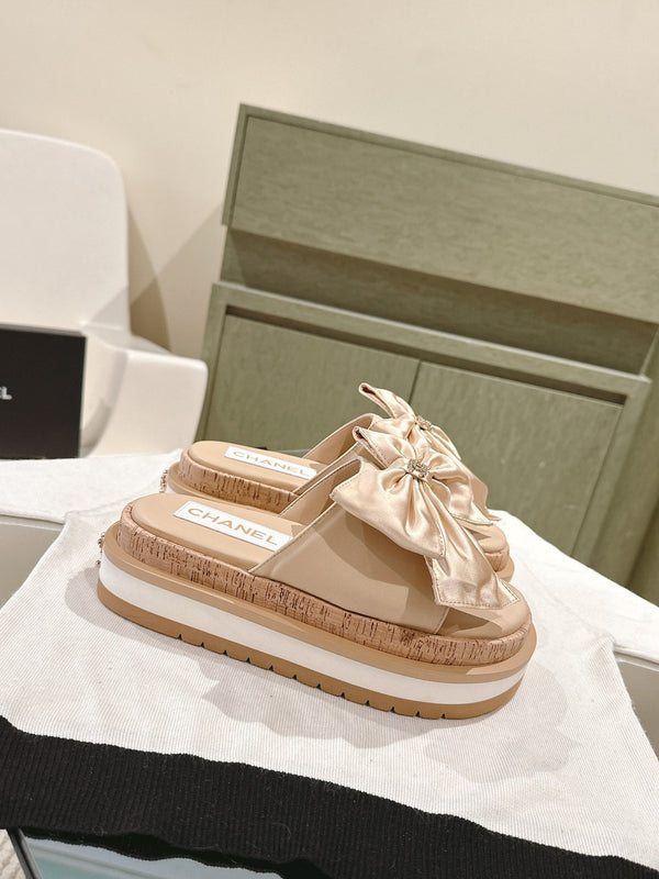 CIABATTE CC CON FIOCCO IN SETA IN PELLE DI VACCA BEIGE MANDORLA