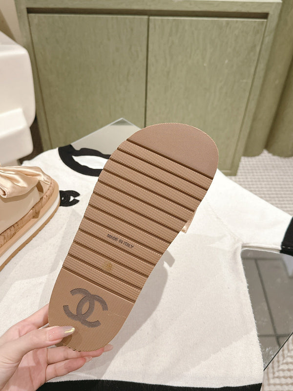 CIABATTE CC CON FIOCCO IN SETA IN PELLE DI VACCA BEIGE MANDORLA