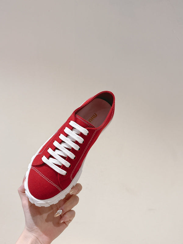 Miu Sneakers Red Canvas 445549