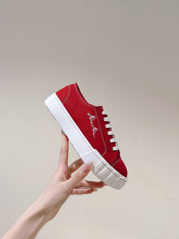 Miu Sneakers Red Canvas 445549
