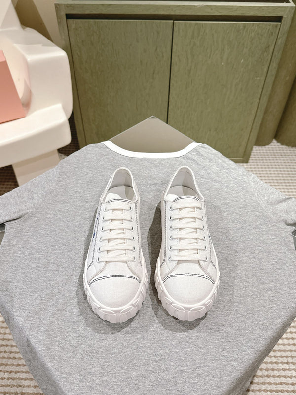 Miu Sneakers White Canvas 445550