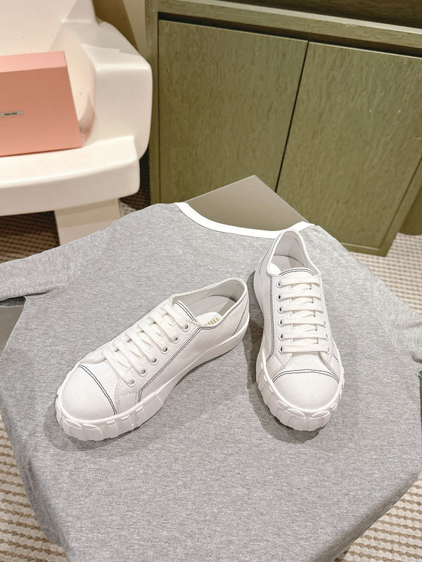 Miu Sneakers White Canvas 445550