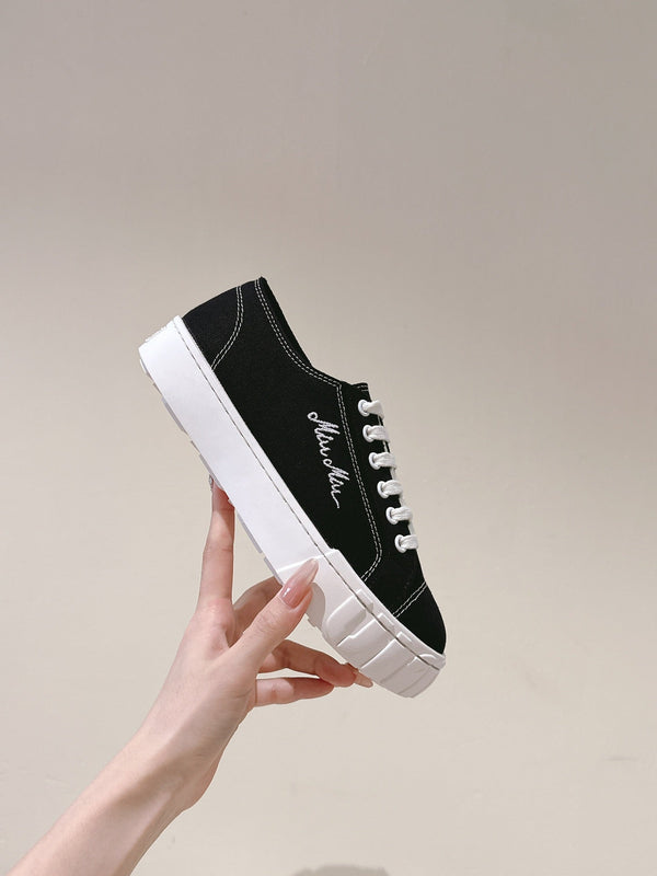 Miu Sneakers Black Canvas 445551