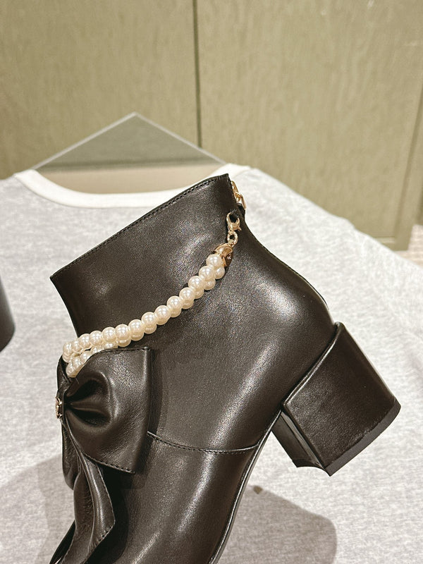 CC 24A Pearl Bow Ankle Boots 65mm Black Sheepskin 447468