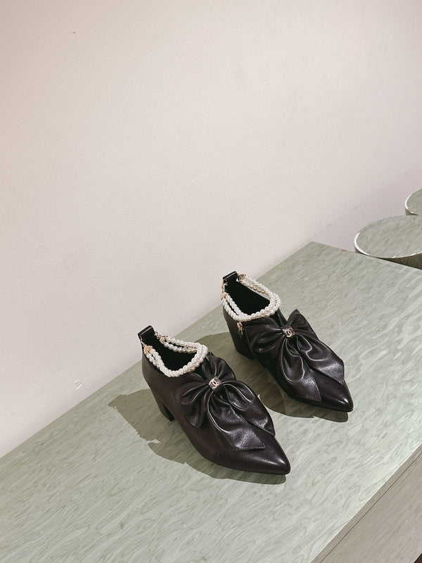 CC 24A Pearl Bow Slingbacks 65mm Black Sheepskin 447465