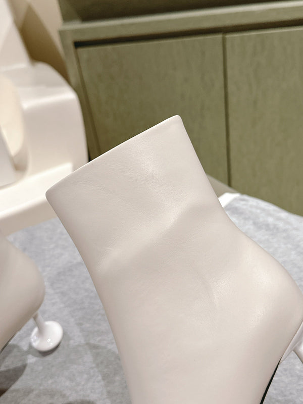 Loewe Round-Toed Boots 85mm White Mixed Sheepskin 448452