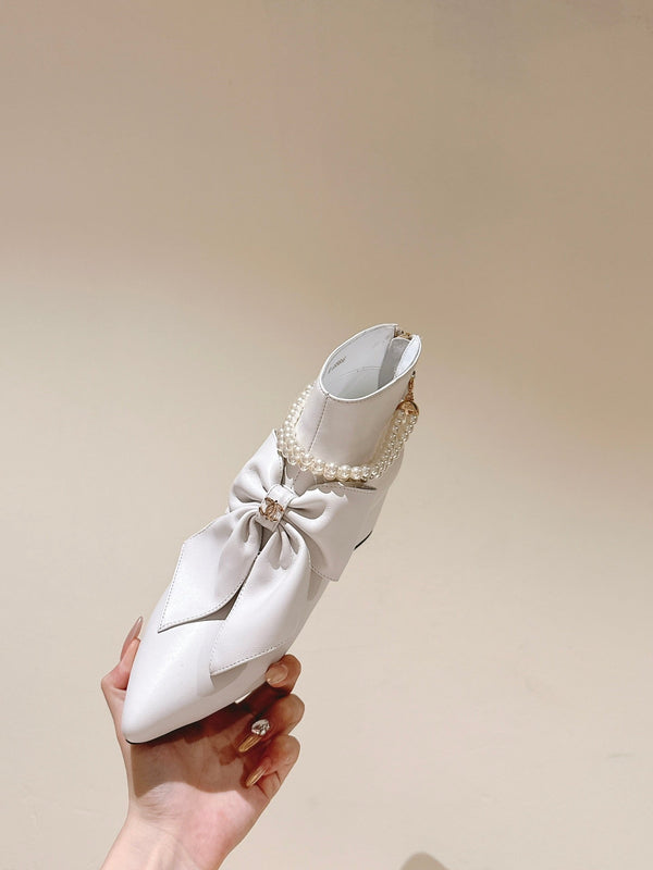 CC 24A Pearl Bow Ankle Boots 65mm White Sheepskin 447470