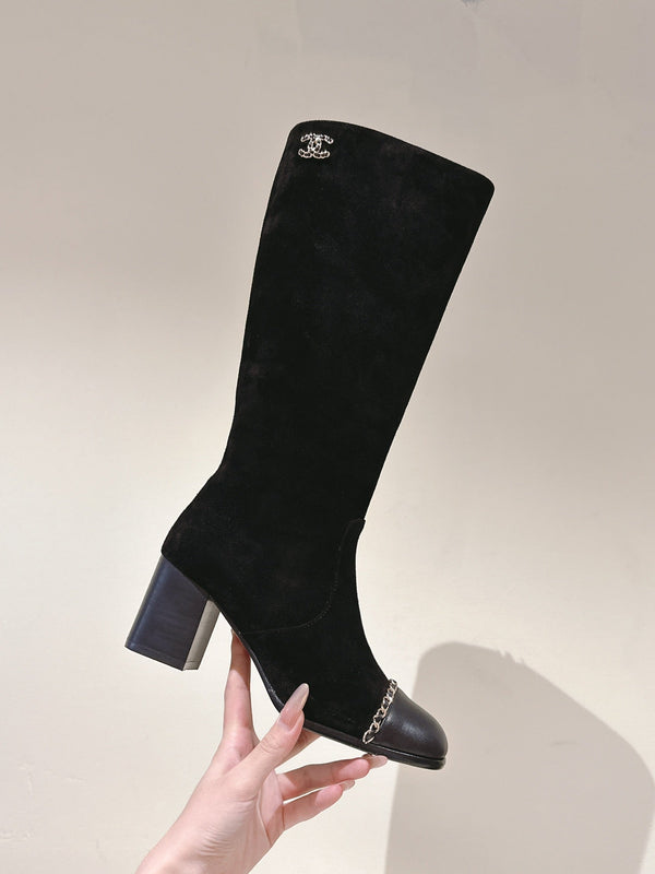 CC 24 FW Knee-High Boots with Chain 70mm Black Suede 447183