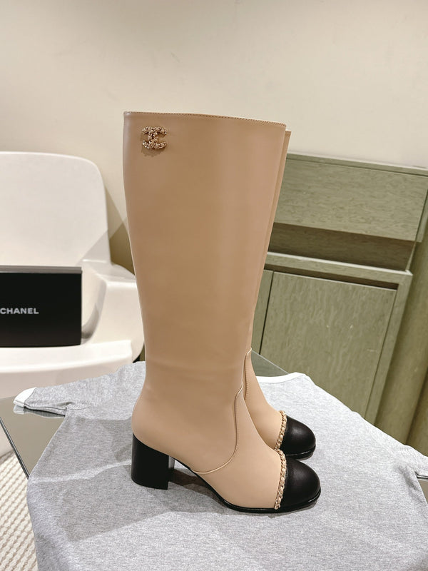 CC 24 FW Knee-High Boots with Chain 70mm Beige Black Cowhide 447185