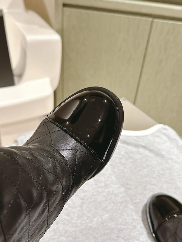 CC 24ss Fold-Over High Boots 40mm Black Quilted Sheepskin 447476