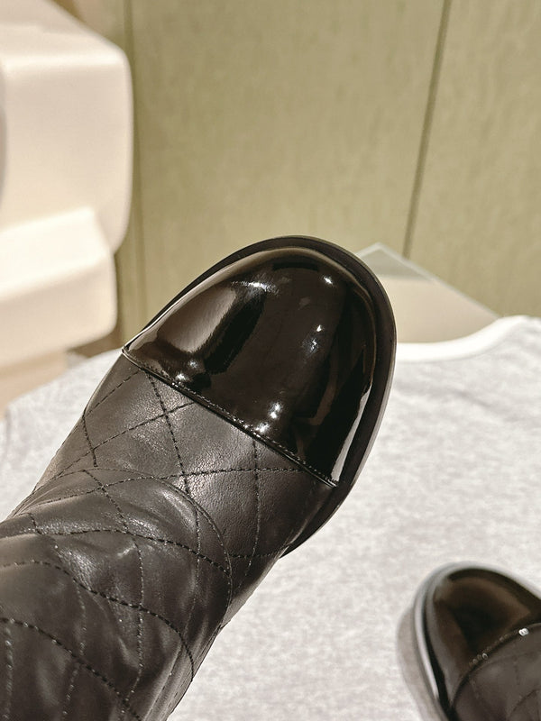 CC 24ss Stivaletti bassi ripiegabili 40mm in pelle di pecora trapuntata nera 447478