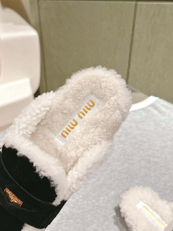 Miu Mule Half Fur Camoscio Nero