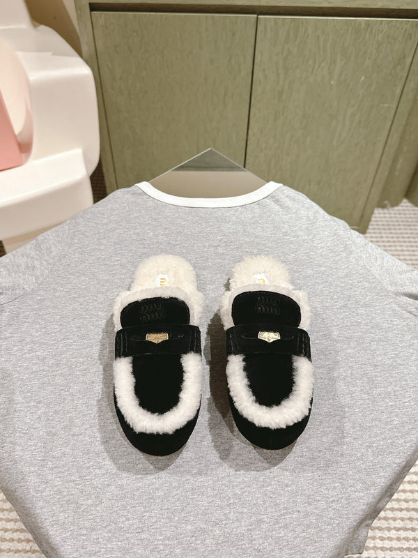 Miu Mule Half Fur Camoscio Nero