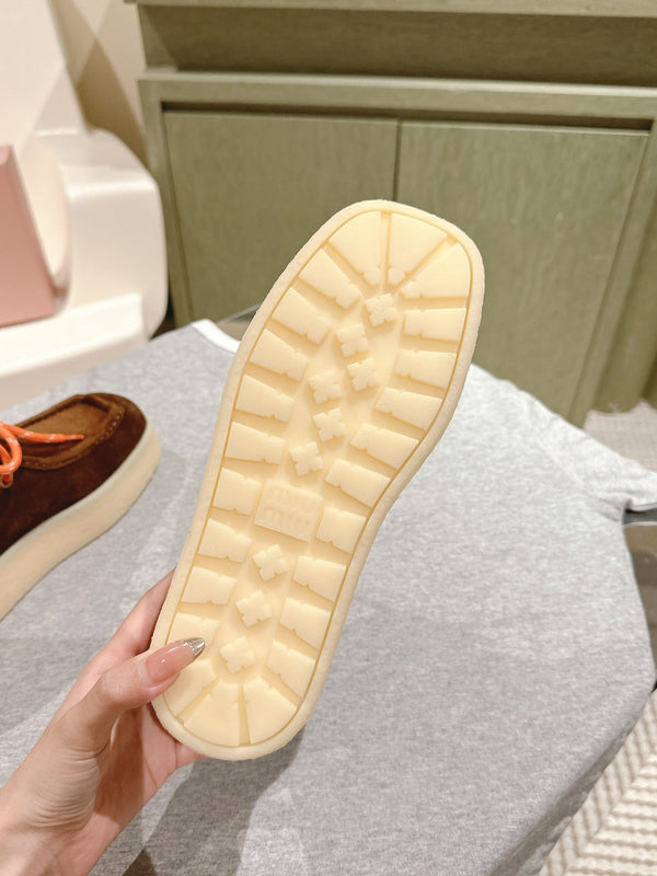 Stivaletti Miu in camoscio caramello