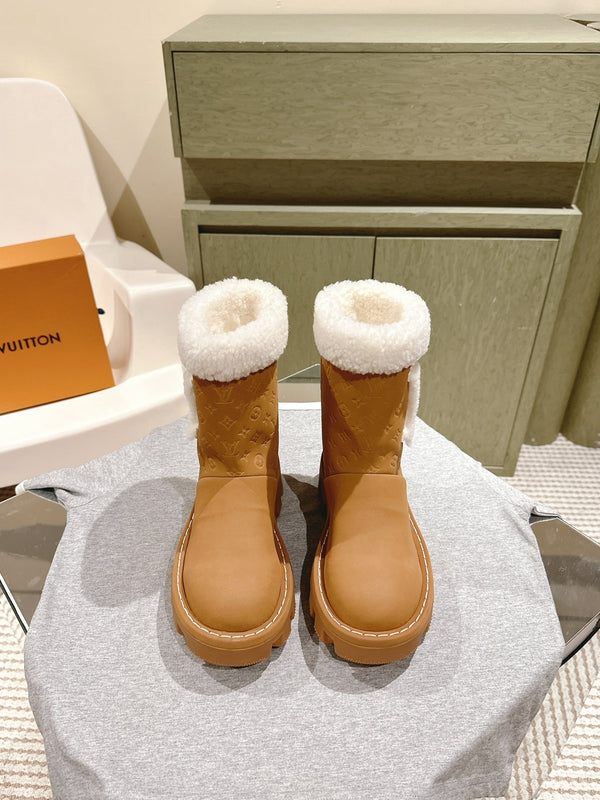 ANKLE BOOTS IN BRONZE BROWN EMBOSSED CALFSKIN AND WHITE SHEARLING