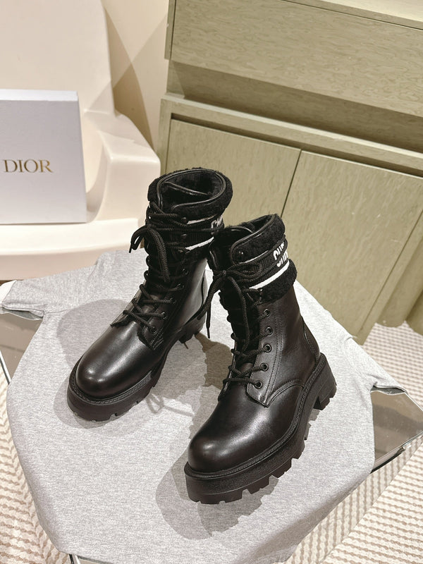 Stivaletti CD in pelle di vitello nera con fodera in pile di lana 995819