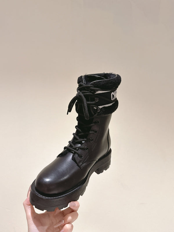 Stivaletti CD in pelle di vitello nera con fodera in pile di lana 995819