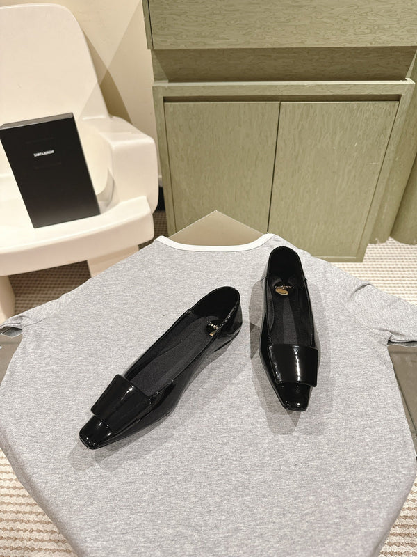 BALLERINA IN VITELLO VERNICIATO NERO