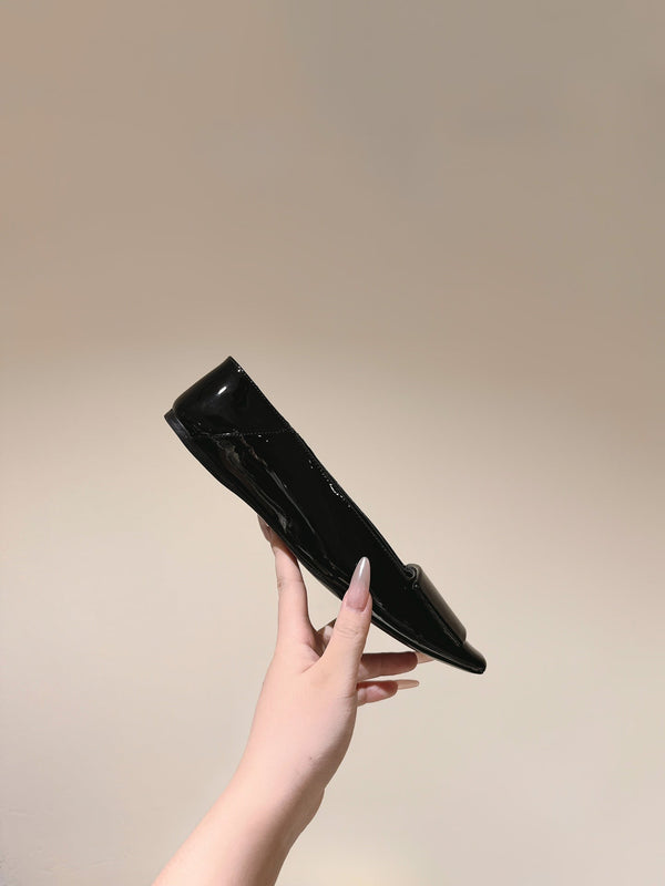 BALLERINA IN VITELLO VERNICIATO NERO