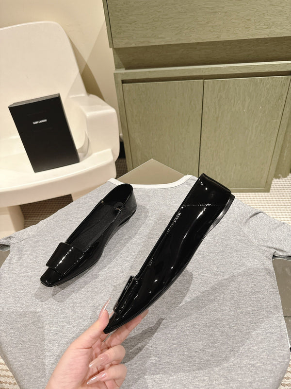 BALLERINA IN VITELLO VERNICIATO NERO