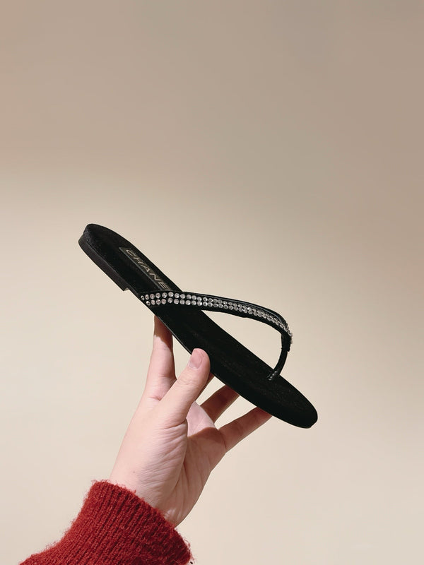 CC 25ss Rhinestone Thong Sandal Black Velvet 461637