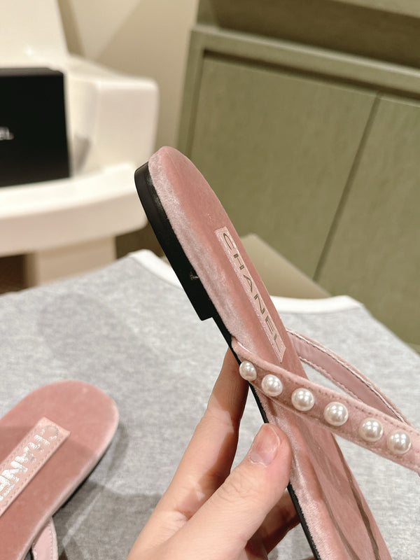 CC 25ss Pearl Thong Sandal Pink Velvet 461637