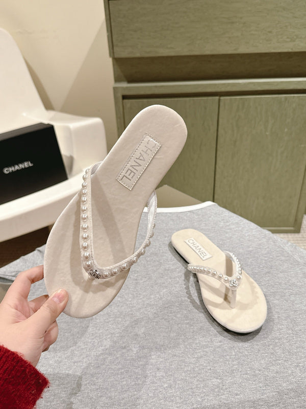 CC 25ss Pearl Thong Sandal Beige Velvet 461639