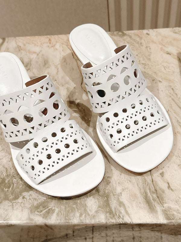 Alaia 2025 Vienne Cutout Kitten-Heel Slide Sandals White Leather 293650