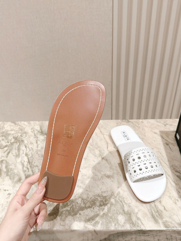 Ciabatte Alaia 2025 Hollow in pelle bianca 293655