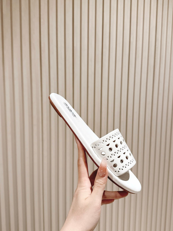 Ciabatte Alaia 2025 Hollow in pelle bianca 293655