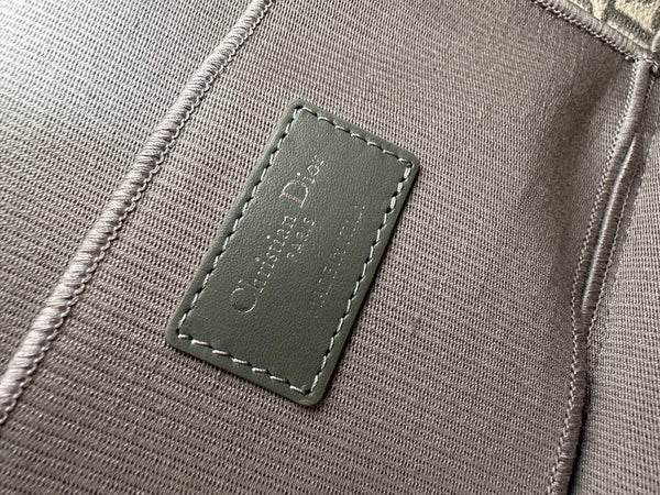 diortravel vanity 25 grey oblique embroidery