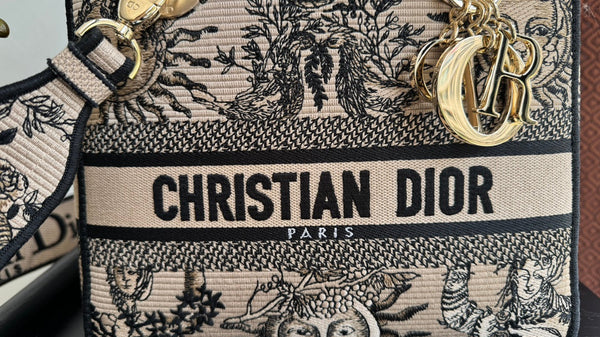 medium lady 24 black beige embroidery