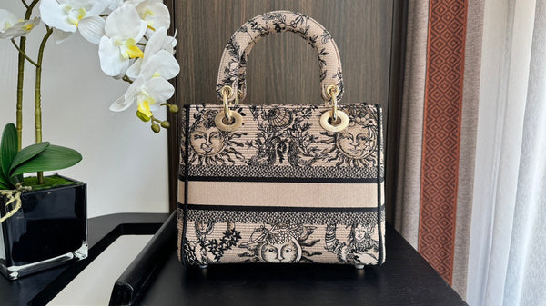 medium lady 24 black beige embroidery