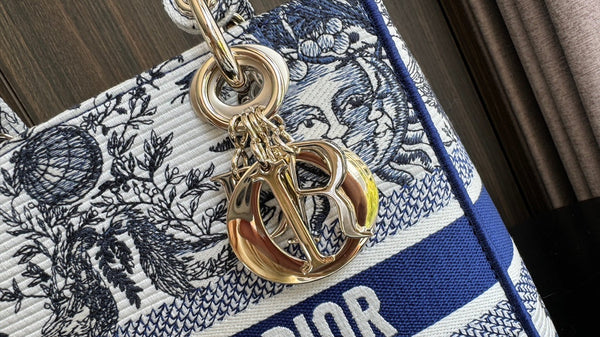 medium lady 24 blue white embroidery