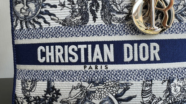 medium lady 24 blue white embroidery