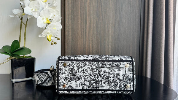 medium lady 24 black white embroidery