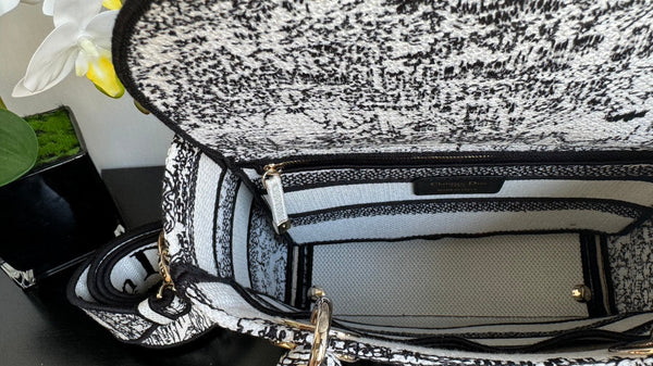 medium lady 24 black white embroidery