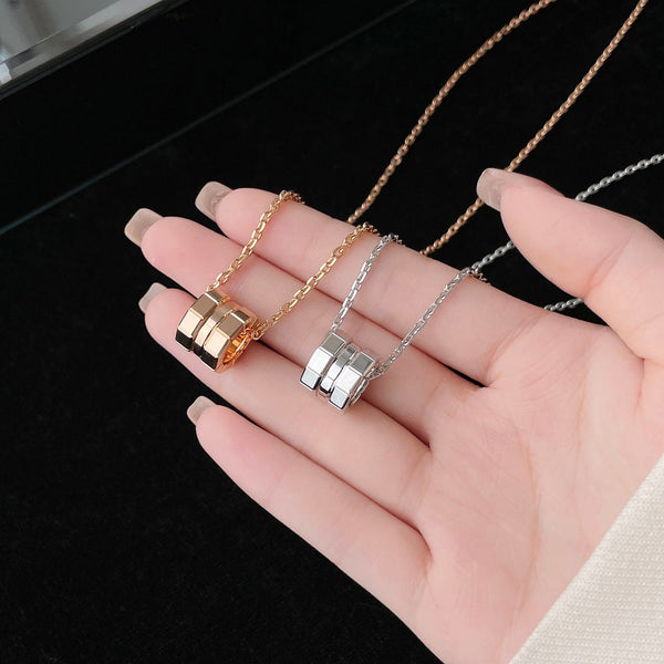 piccola collana con cubetti di ghiaccio