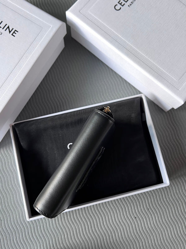 TRIOMPHE Compact Zipped Wallet Black Cowhide Leather