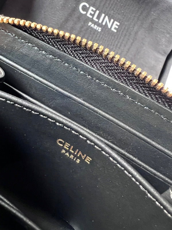 TRIOMPHE Compact Zipped Wallet Black Cowhide Leather