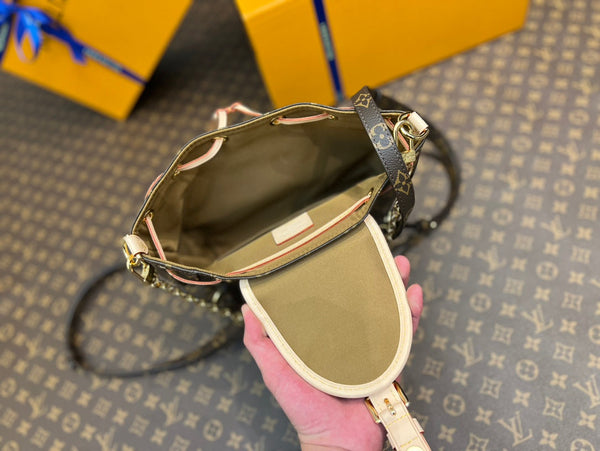 excursion 21 monogram canvas beige calfskin