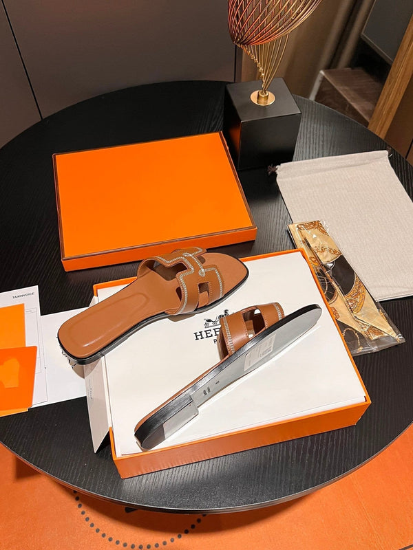 0RAN SANDAL Calfskin Sandstone