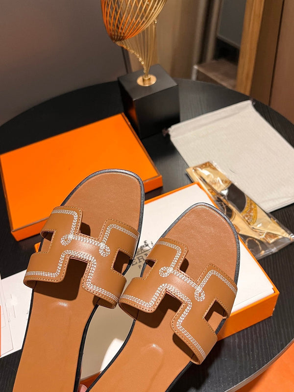 0RAN SANDAL Calfskin Sandstone