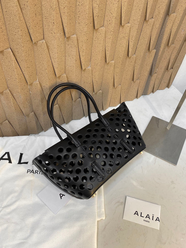 NEO MINA 20 BAG IN BLACK PERFORATED CALFSKIN