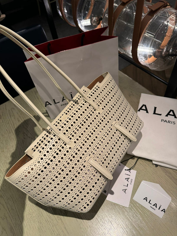 NEO MINA 32 BAG IN CHINO VIENNE CALFSKIN