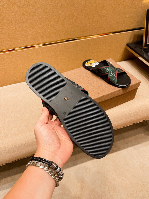 Sandali da uomo GG Slide in pelle verde nera