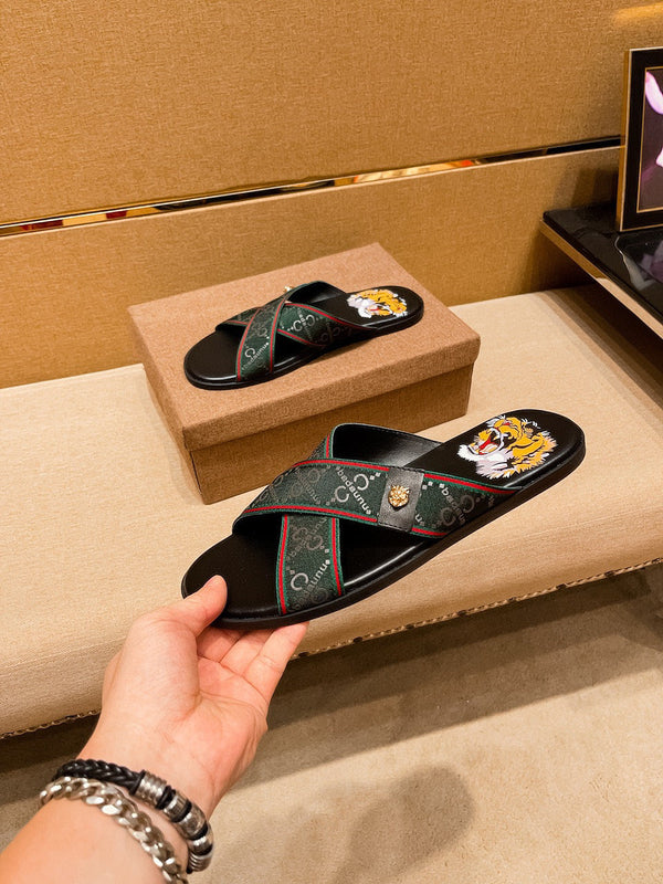 Sandali da uomo GG Slide in pelle verde nera